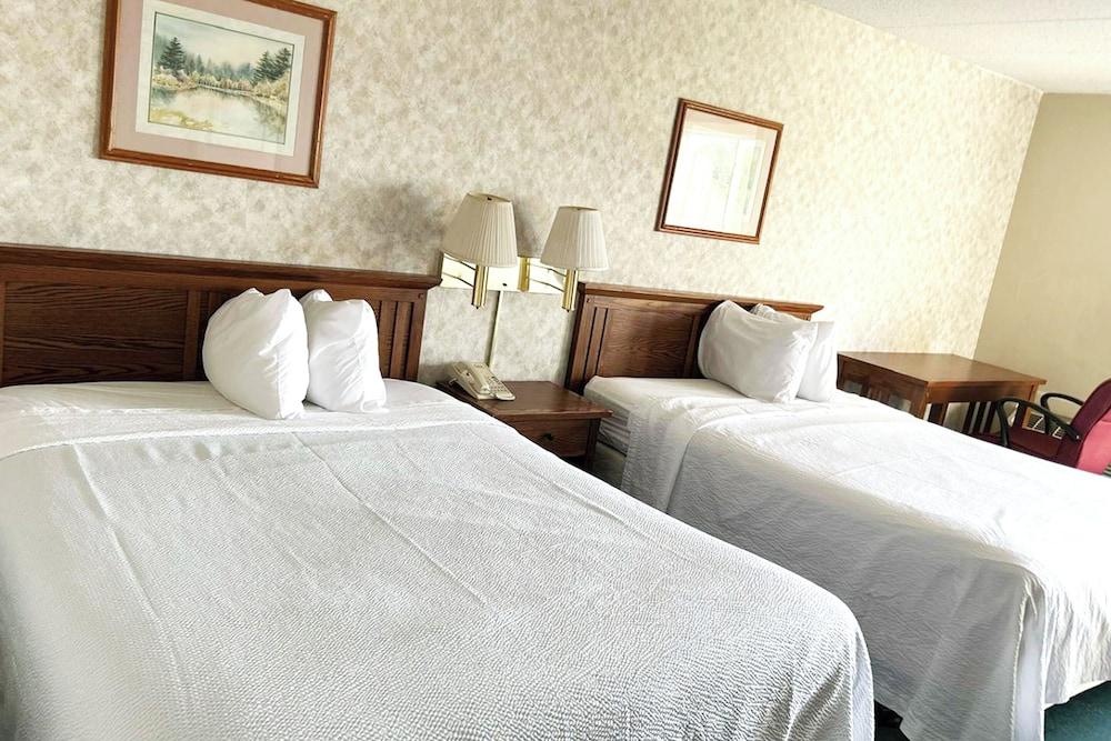 Blue Way Inn & Suites La Crosse photo 8
