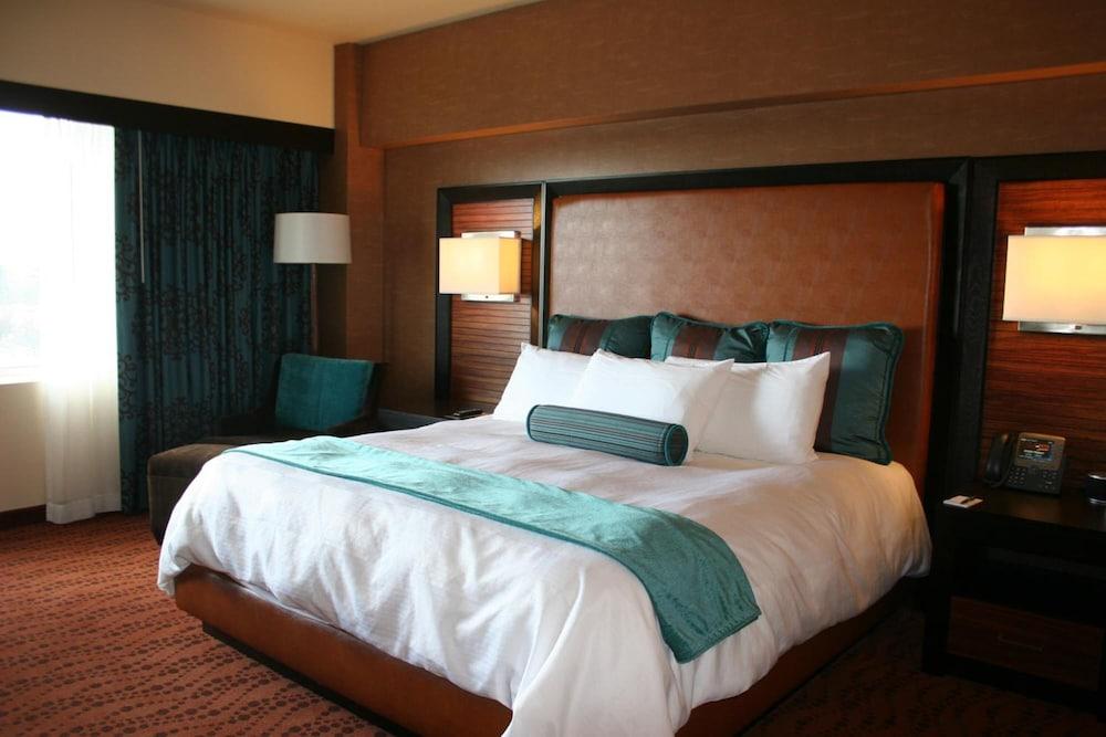 Akwesasne Mohawk Casino Resort and Players Inn photo 9