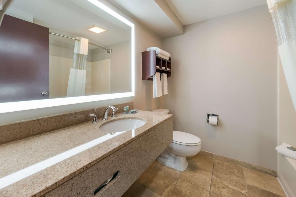 Baymont by Wyndham Westampton photo 14