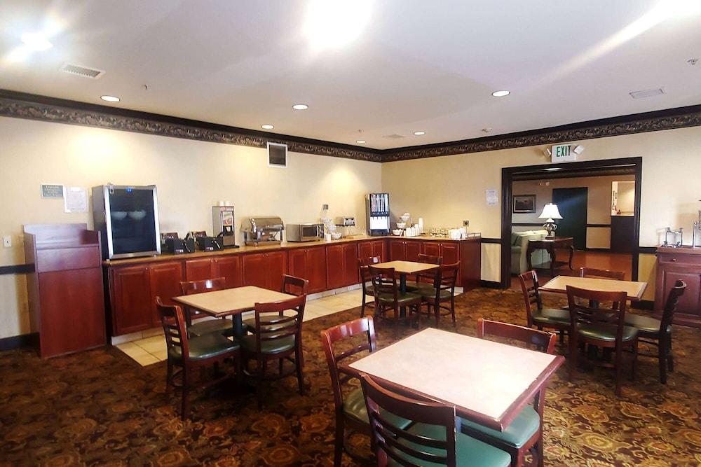 Wingate by Wyndham Youngstown/Austintown photo 46