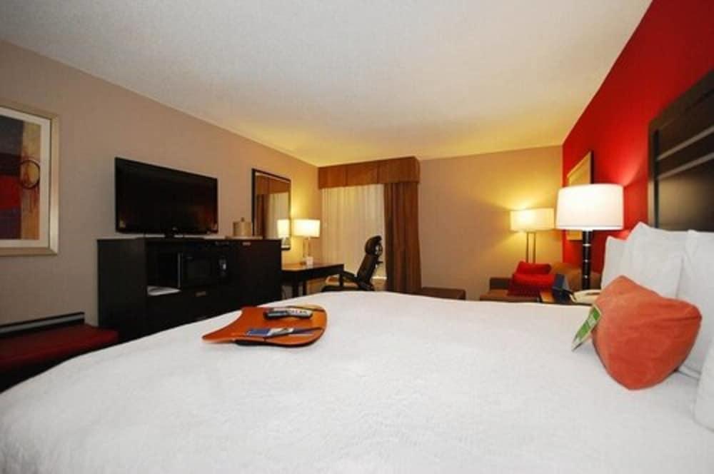 Hampton Inn Fort Myers-Airport & I-75 photo 32
