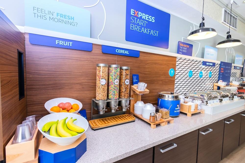 Holiday Inn Express & Suites Houston East, by IHG photo 41