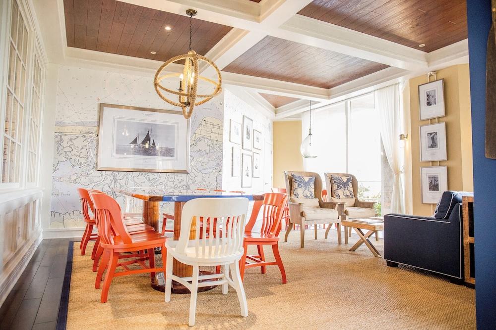 Port Royal Oceanfront Hotel photo 4