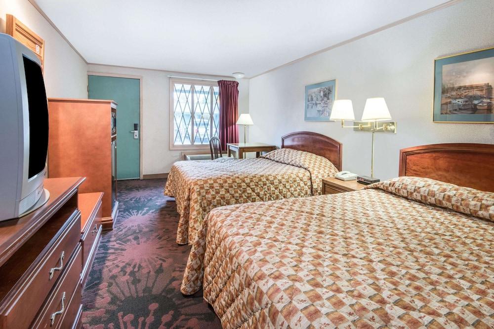 Knights Inn Canton photo 7