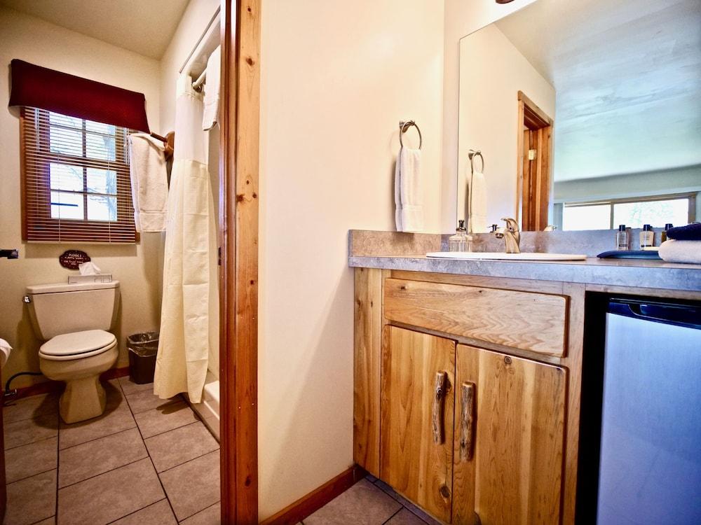Whaleback Inn photo 62
