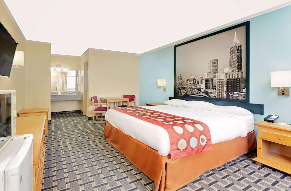 Super 8 by Wyndham Cartersville photo 4