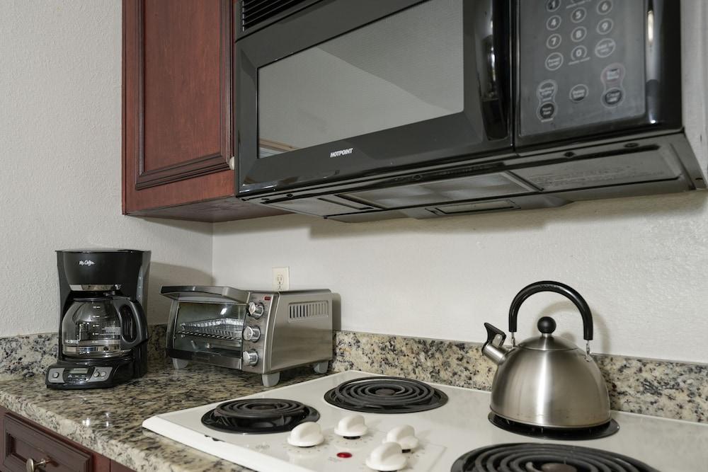 Parc Corniche Condominium Suite Hotel photo 13