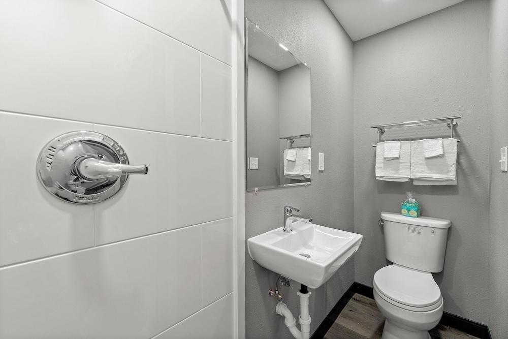 Southern Suites Kennesaw photo 9