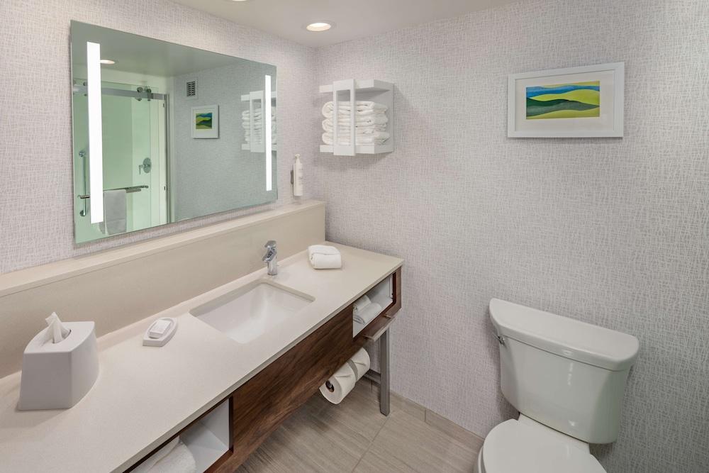Hampton Inn Asheville-Tunnel Rd. photo 19