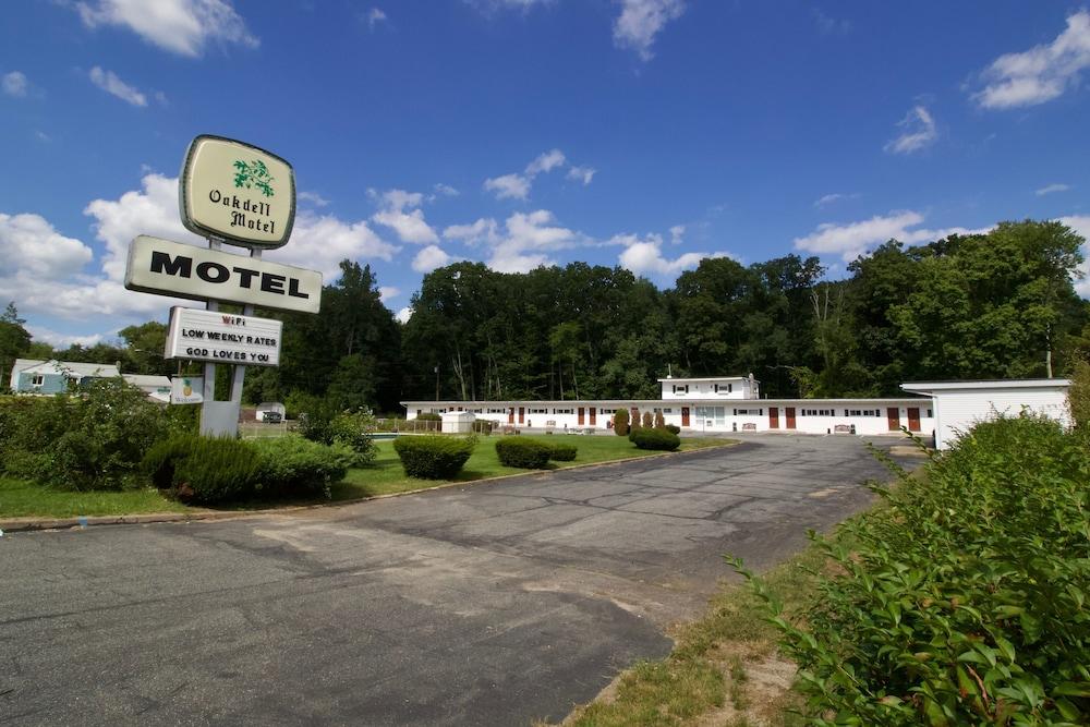 Oakdell Motel photo 34