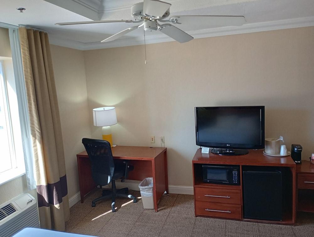SAMIR Stay at NW Expressway photo 43
