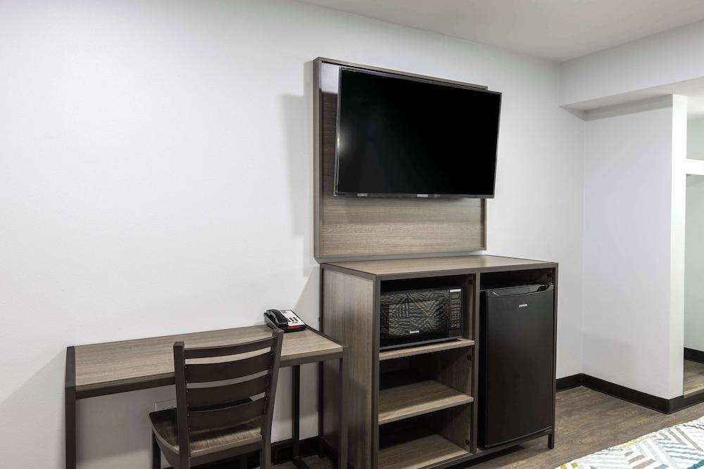 Studio 6 Hickory, NC photo 11