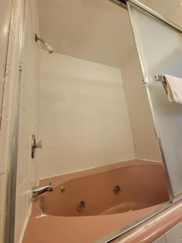 Daniel's Motel photo 13