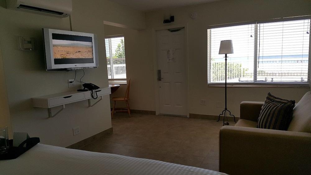 Le Cabanon Motel photo 45