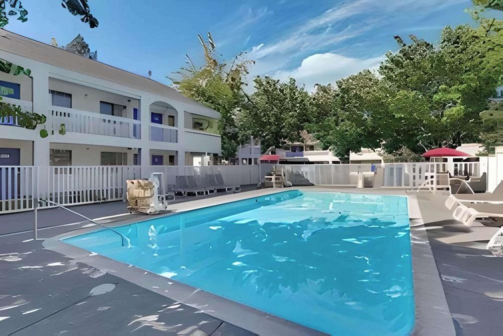 Motel 6 – Santa Rosa, CA - South photo 19