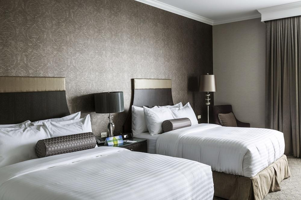 La Banque Hotel photo 24