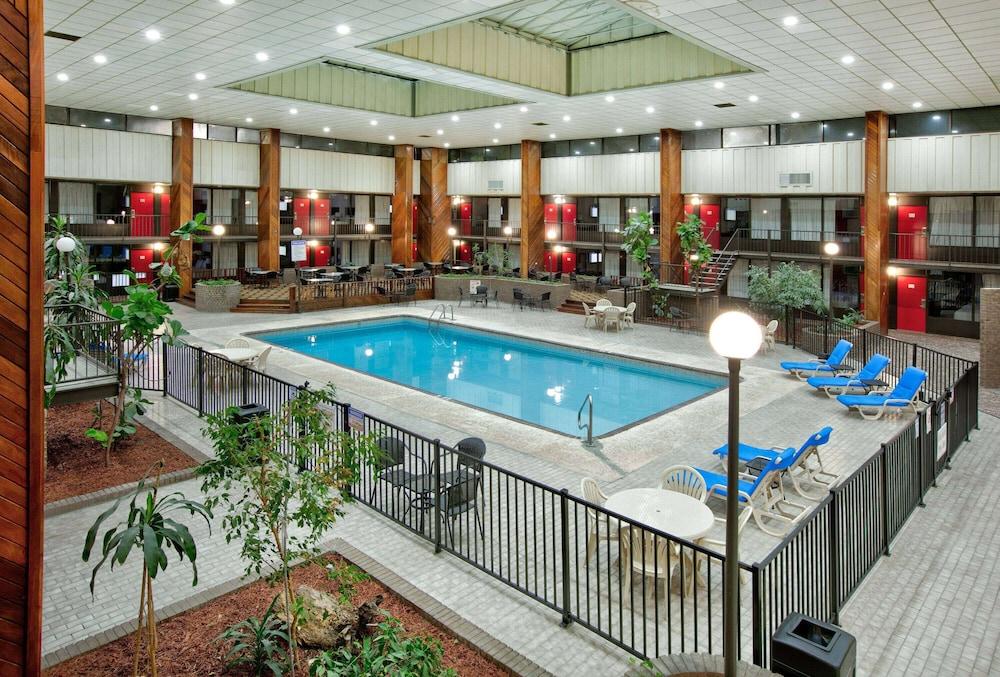 Ramada by Wyndham Diamondhead I-10/Gulfport photo 23