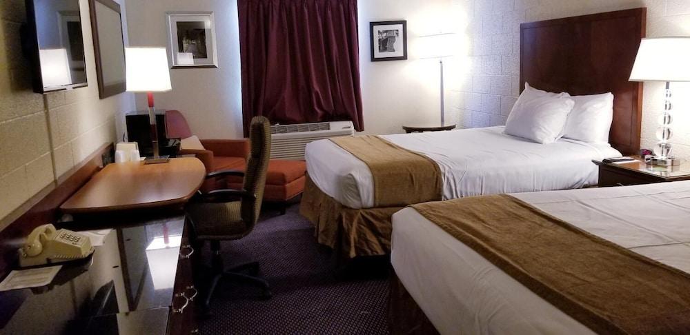 Cedar Inn photo 12