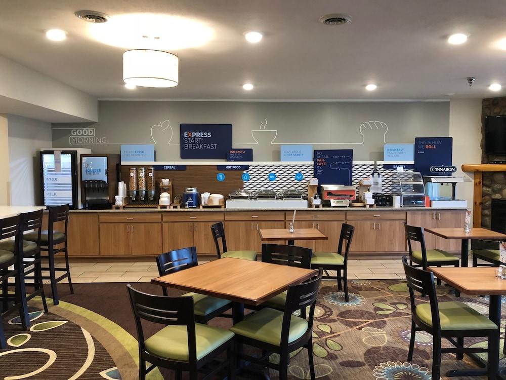 Holiday Inn Express Munising-Lakeview by IHG photo 31
