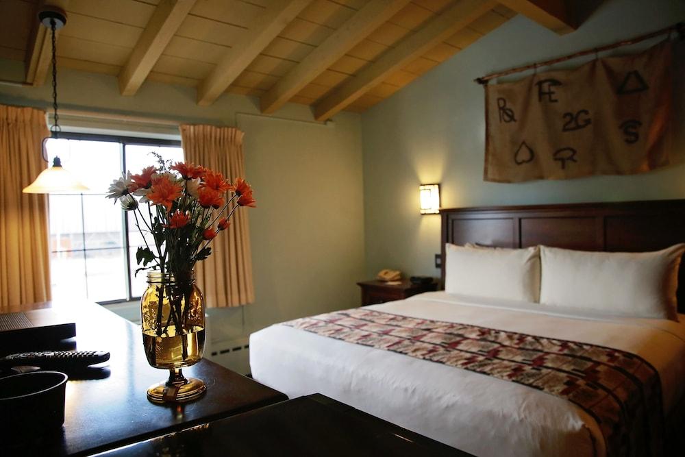 Dude Rancher Lodge photo 10
