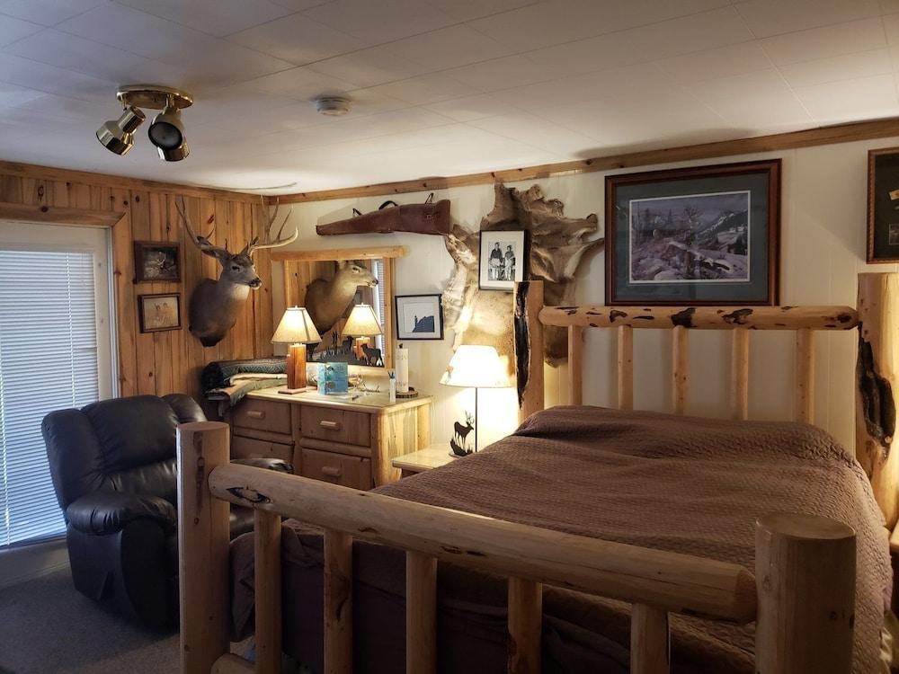The Last Resort Lodge photo 12