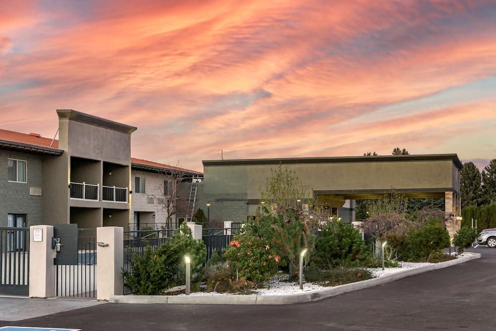 Best Western Plus Lake Front Hotel photo 51