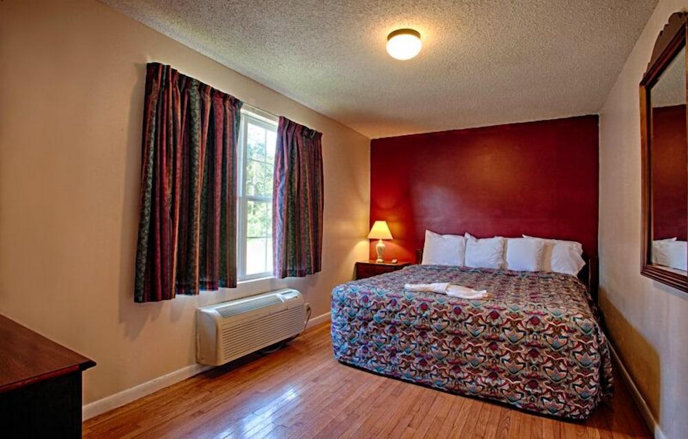 Economy Motel Inn & Suites photo 8