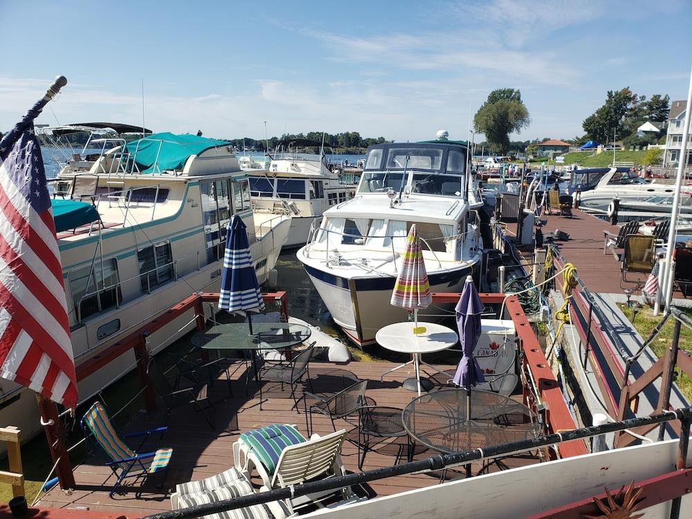 Hills Motor Court & Marina photo 60