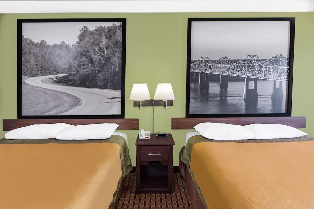Super 8 by Wyndham Madison/Ridgeland Area photo 10