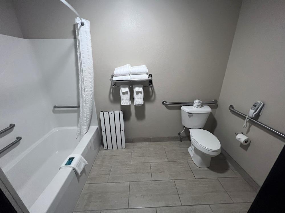 Cobblestone Inn & Suites – Fort Dodge photo 45