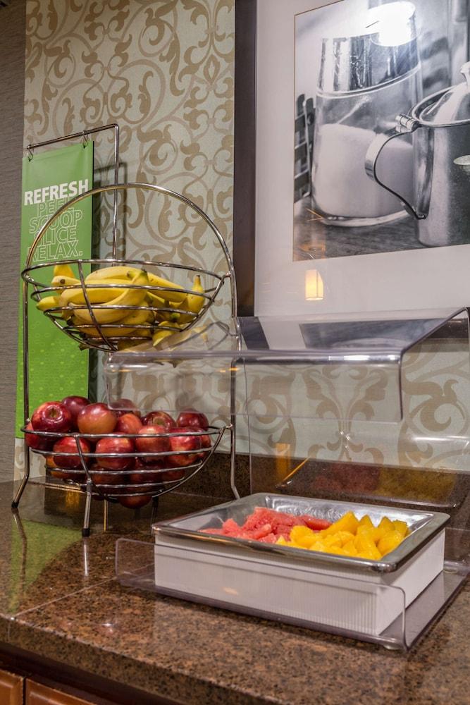 Hampton Inn Winchester-University/Mall Area photo 33