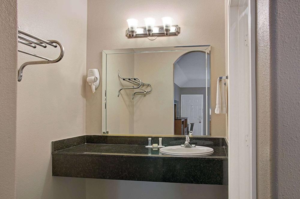 Quality Inn Montgomery - Lake Conroe photo 18