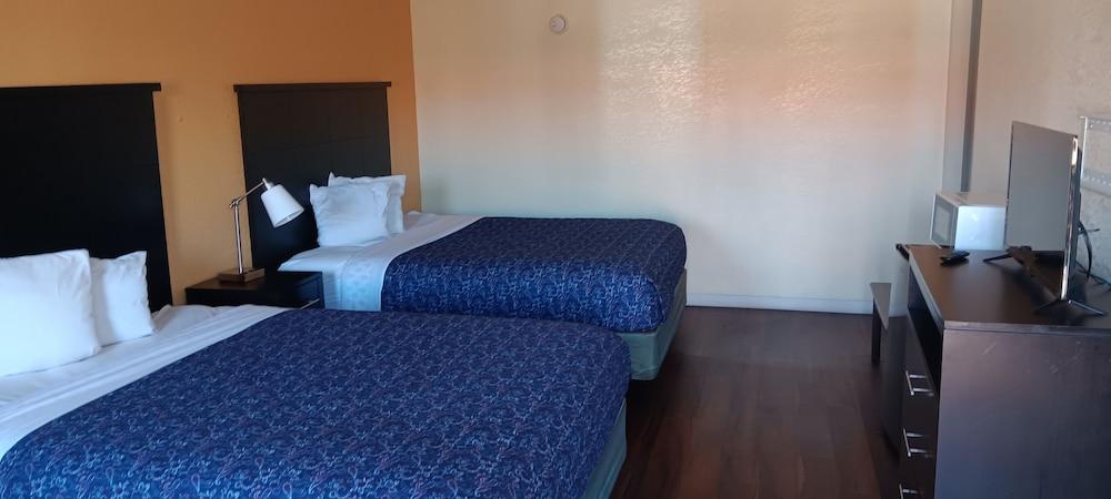 Sunrise Inn & Suites photo 7