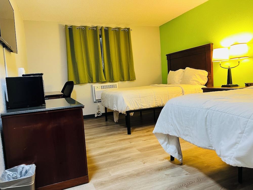 Super Inn by OYO Lansing MI photo 34
