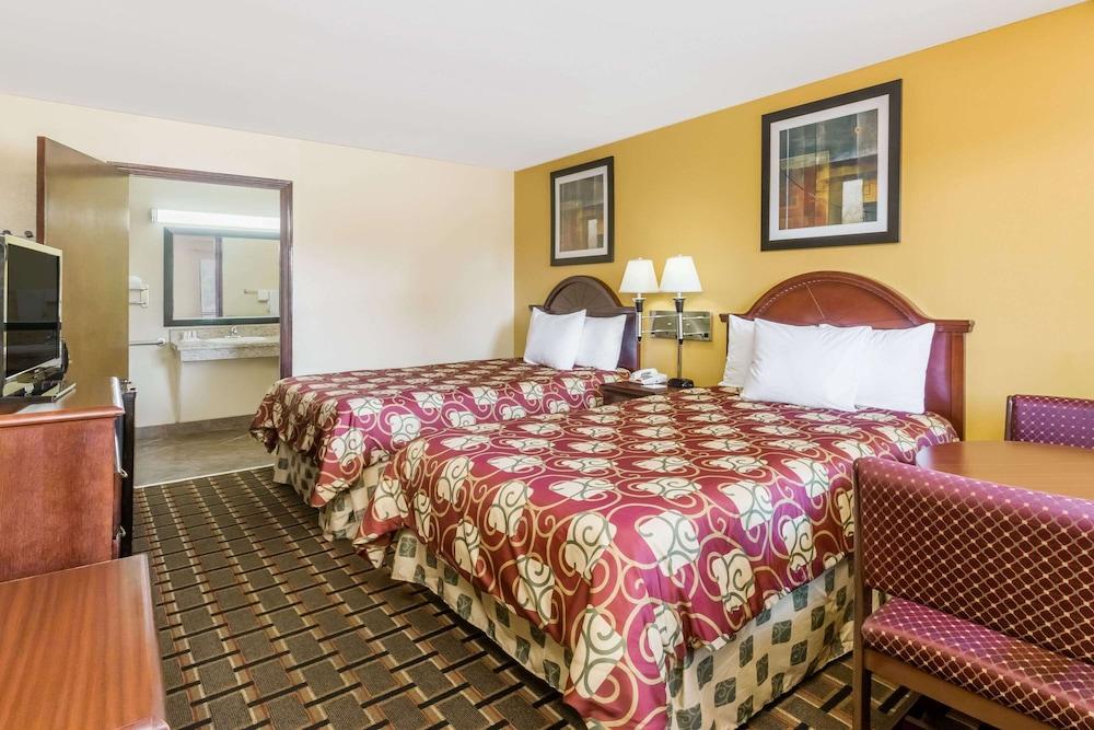 Days Inn by Wyndham Blakely photo 9