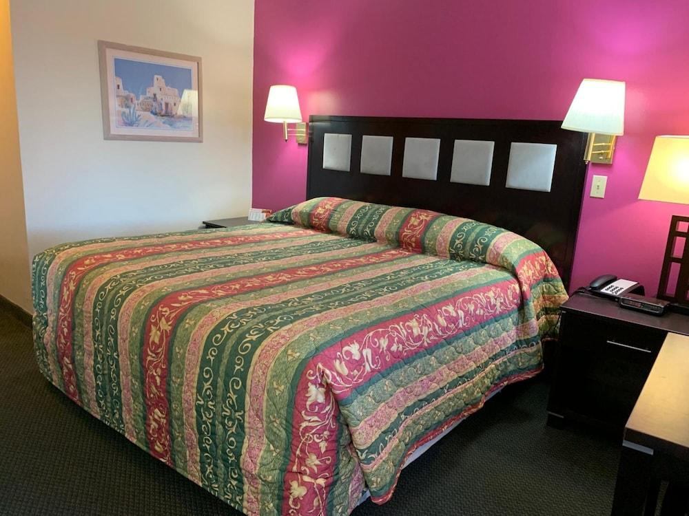 Luxury Inn photo 18