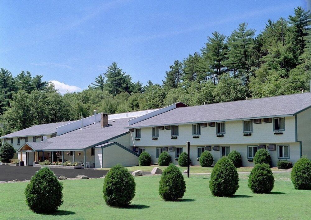 Eastern Inn & Suites photo 1