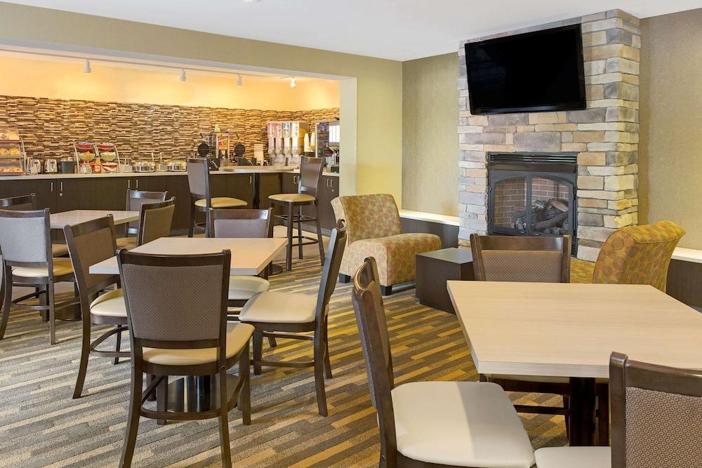 Hawthorn Extended Stay by Wyndham Cincinnati/Sharonville photo 7