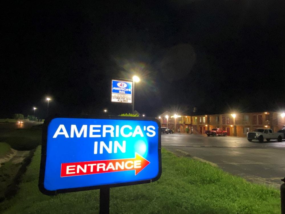 Americas Inn photo 37