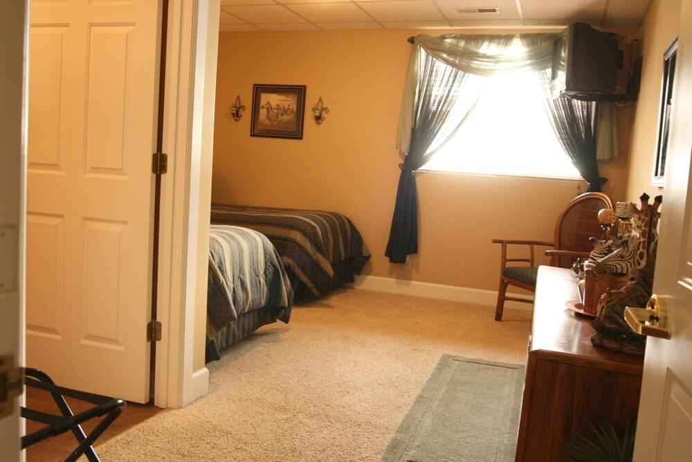Monroe Street Suites photo 15