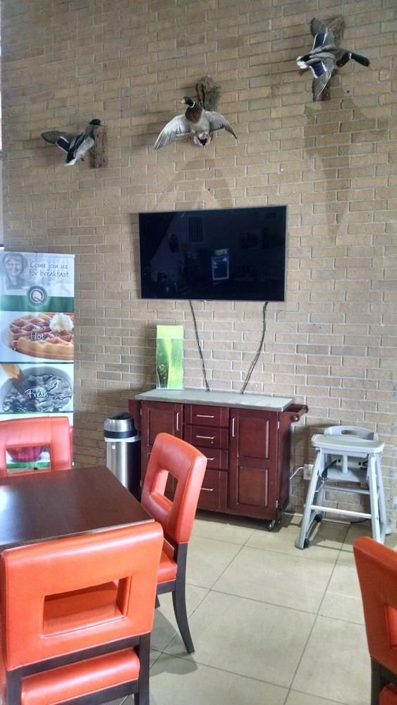 Quality Inn & Suites Stuttgart North photo 4