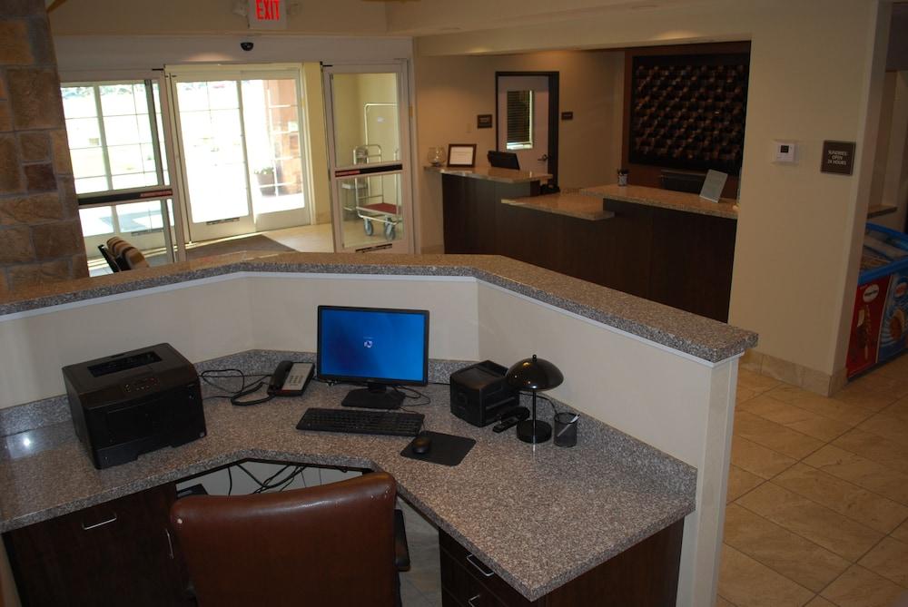 Landmark Suites photo 12
