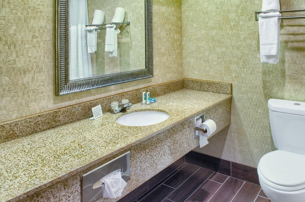 Hometown Inn photo 43