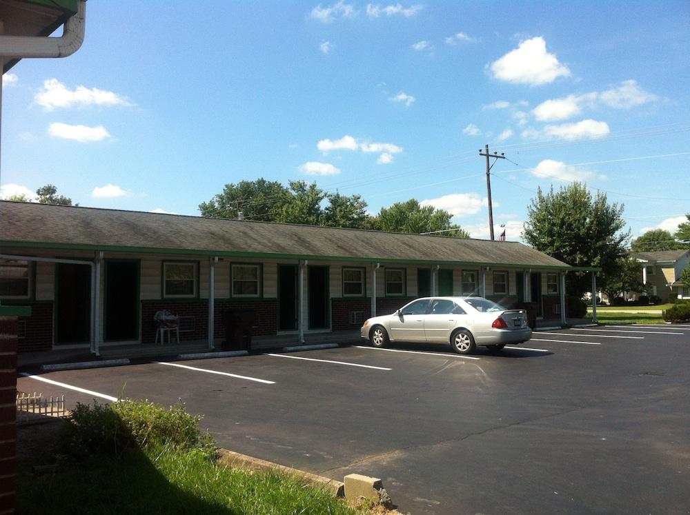 Green Crest Motel photo 20