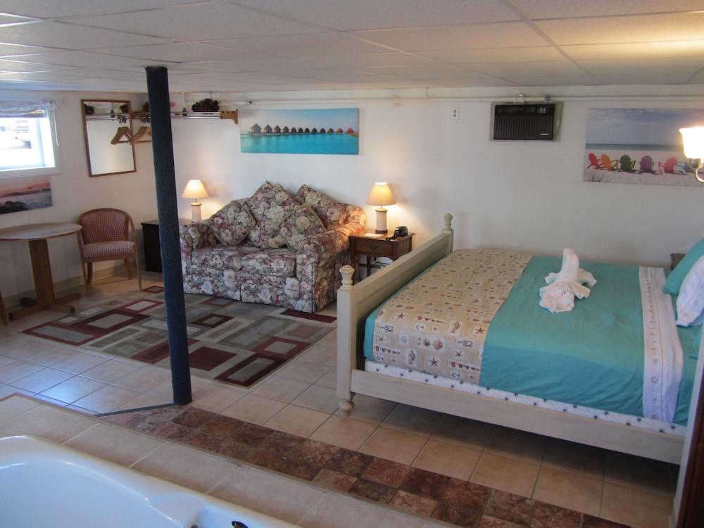 Green Dolphin Motel photo 36