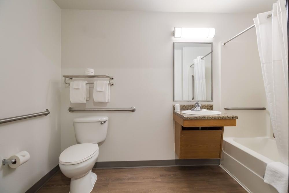 WoodSpring Suites Houston Westchase photo 18