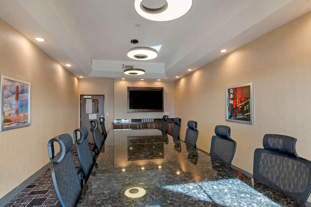 Best Western Premier Liberty Inn & Suites photo 41