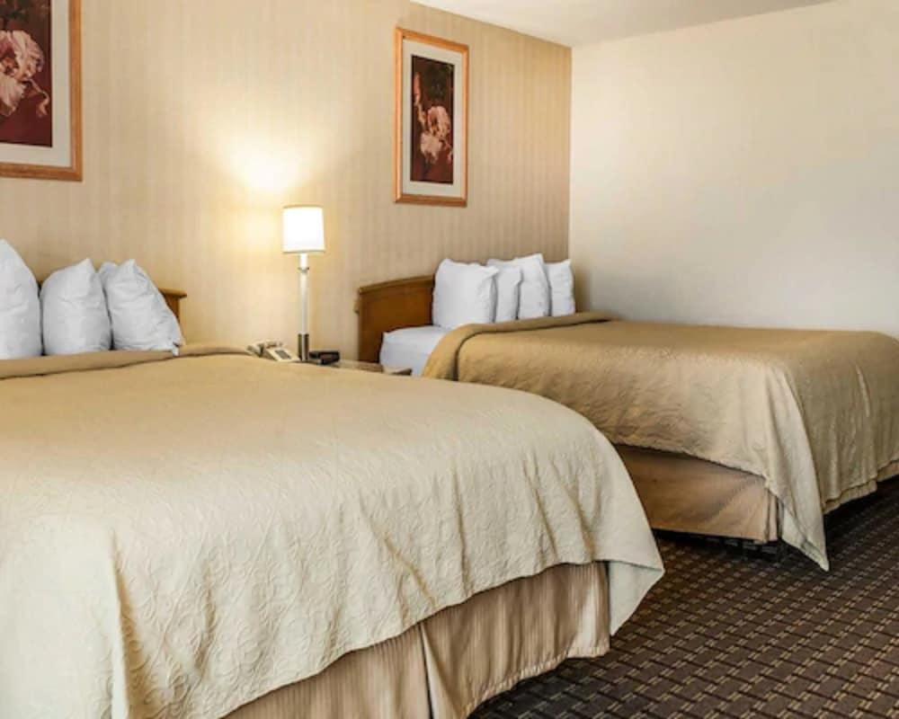 Quality Inn & Suites Shelbyville I-74 photo 4