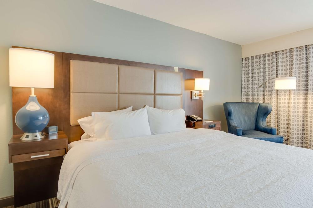 Hampton Inn Bellevue / Nashville-I-40 West photo 2