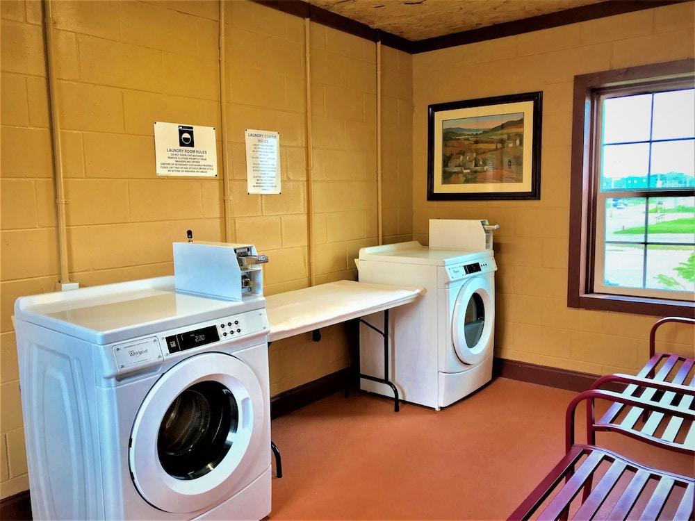 Econo Lodge Selmer photo 20